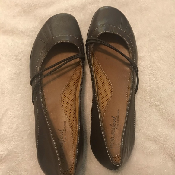 naturalizer brown flats